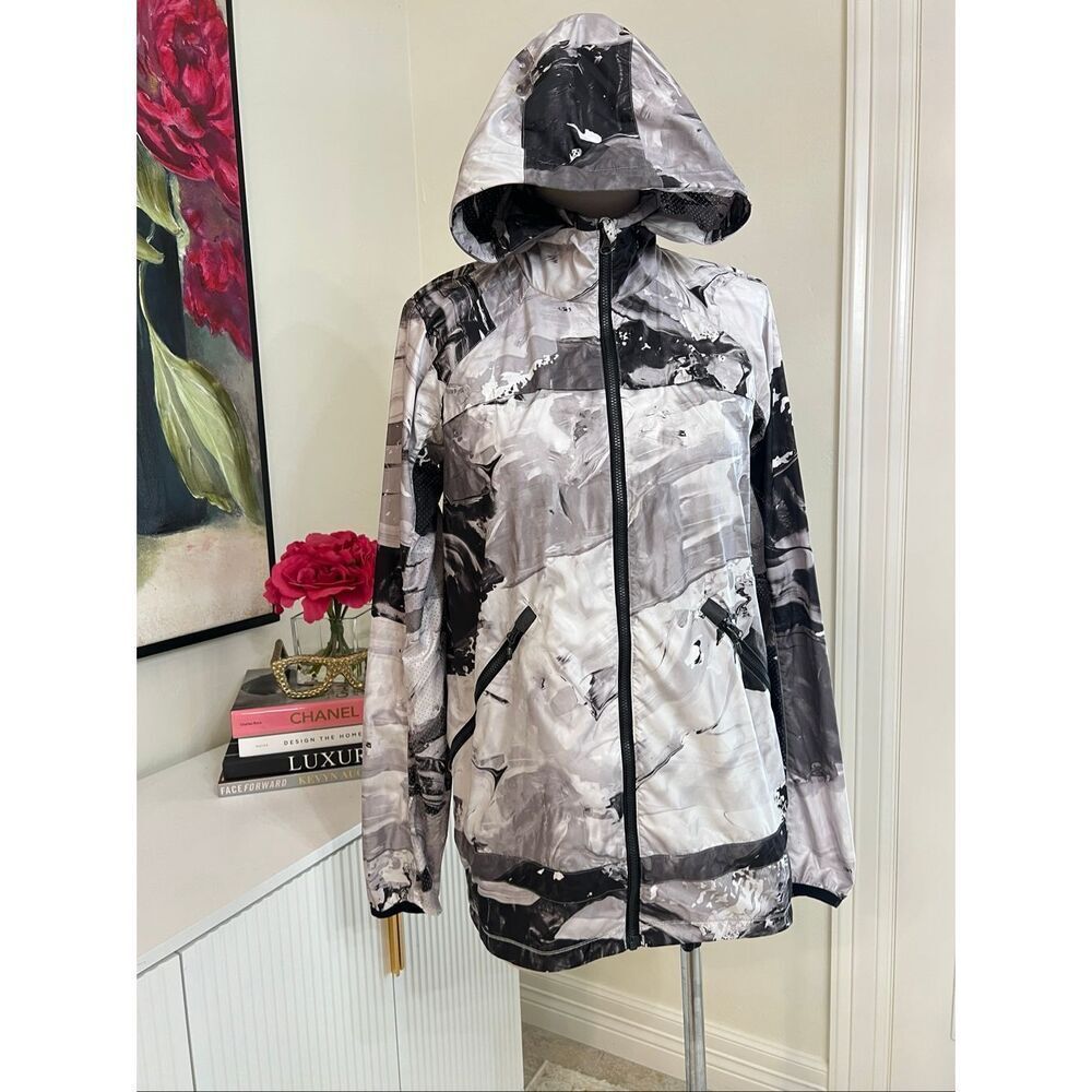 Lululemon Womens Biggie Pigment Wave Miss Misty Jacket II Black and White Size 4